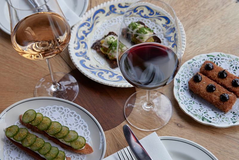 Reservations Carlton Wine Room